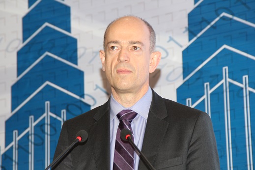 ARM CEO Simon Segars.jpg