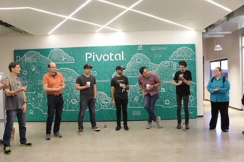 Pivotal美国办公室敏捷开发团队工程师早会.jpeg