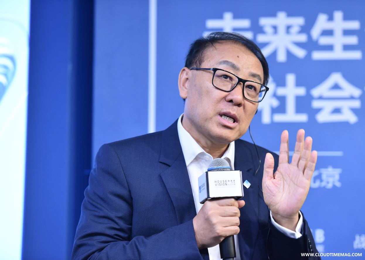 房超-华贸中心创始人、现任华贸集团董事长、中国房地产协会商业地产委员会主任、长江商学院DBA同学的副本.jpg
