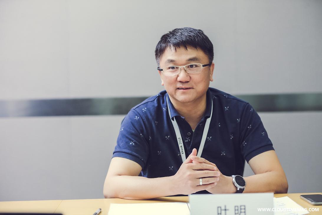 叶明1.jpg