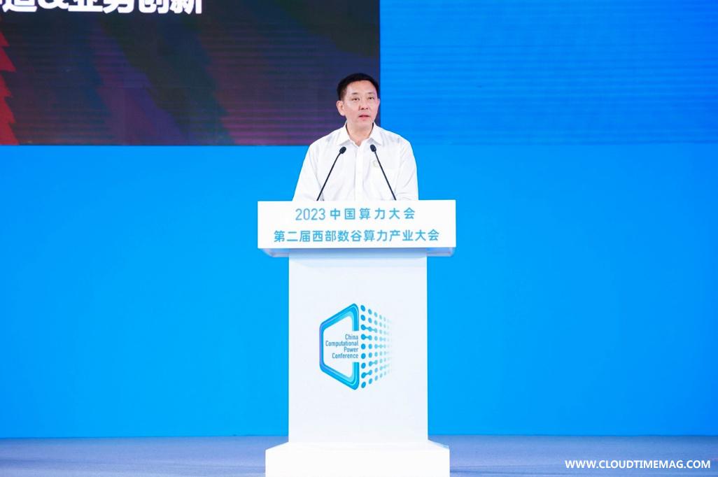 1. 联想集团执行副总裁兼中国区总裁刘军发表主题演讲.jpg