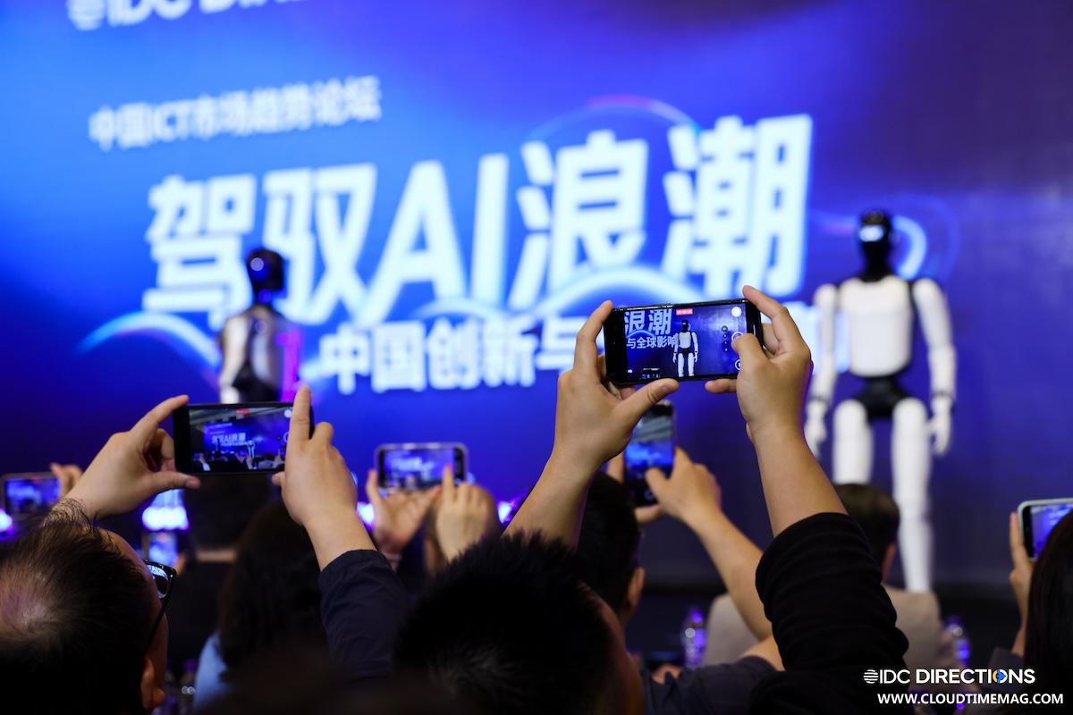 1779765696580216.jpg 驾驶AI浪潮.jpg